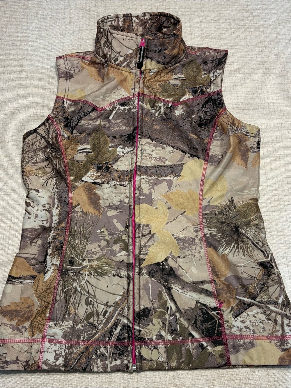 Women’s Roper Camo Zip-Front Vest